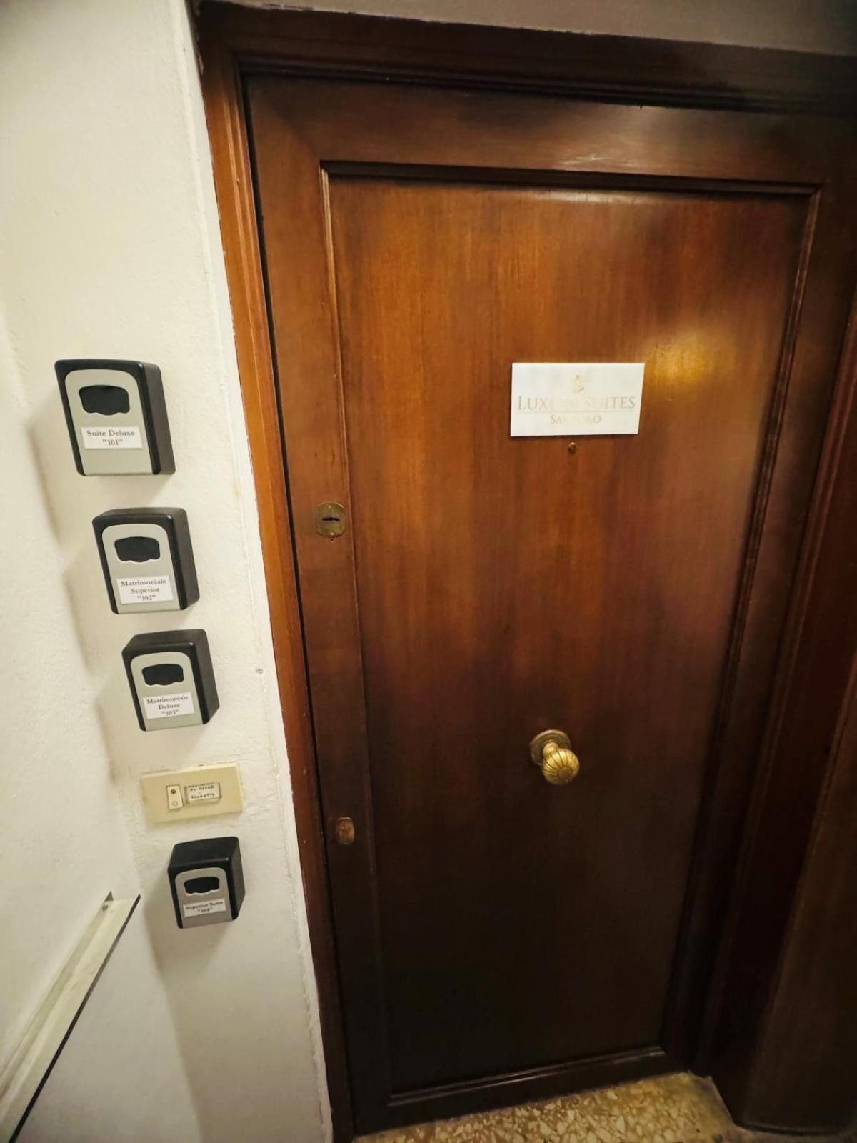 San Polo Luxury Suites In Venezia Esterno foto