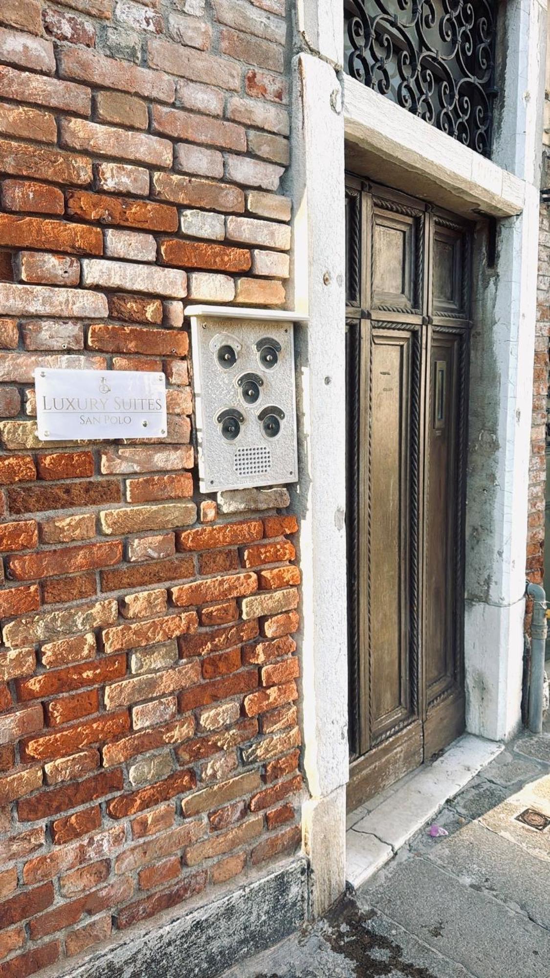 San Polo Luxury Suites In Venezia Esterno foto